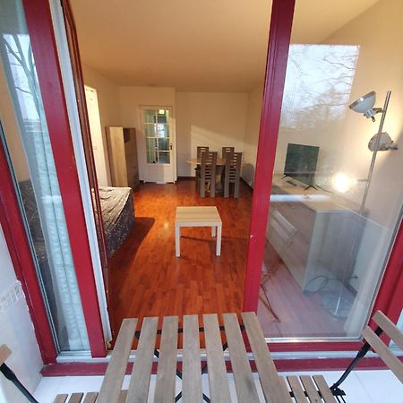 F3 Avec Balcon 5 Min Gare Sqy Et Parking Gratuit Apartment Guyancourt Ngoại thất bức ảnh