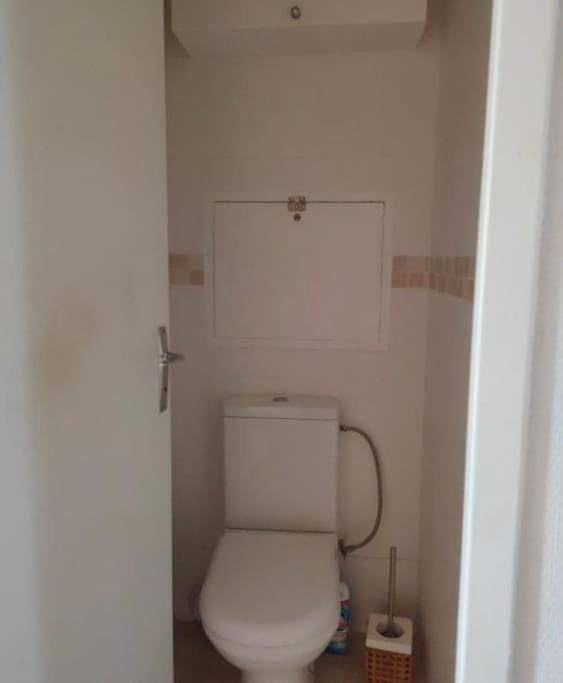 F3 Avec Balcon 5 Min Gare Sqy Et Parking Gratuit Apartment Guyancourt Ngoại thất bức ảnh
