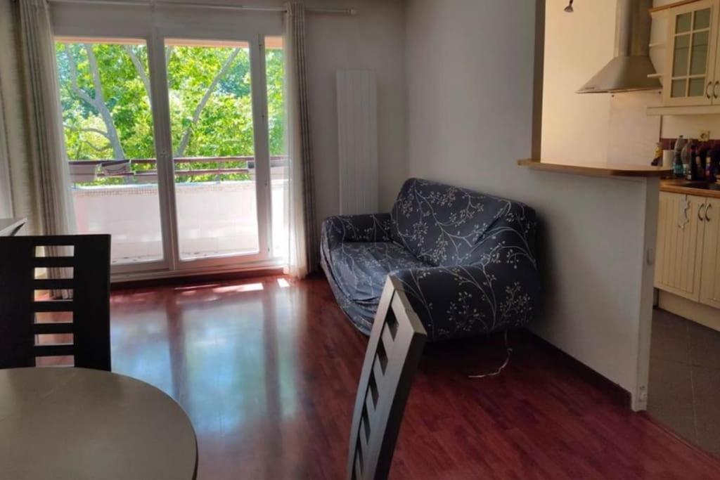 F3 Avec Balcon 5 Min Gare Sqy Et Parking Gratuit Apartment Guyancourt Ngoại thất bức ảnh